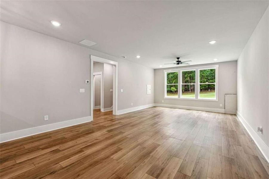 Spacious, unfurnished interior of a new home in , Gainesville (Image 25).