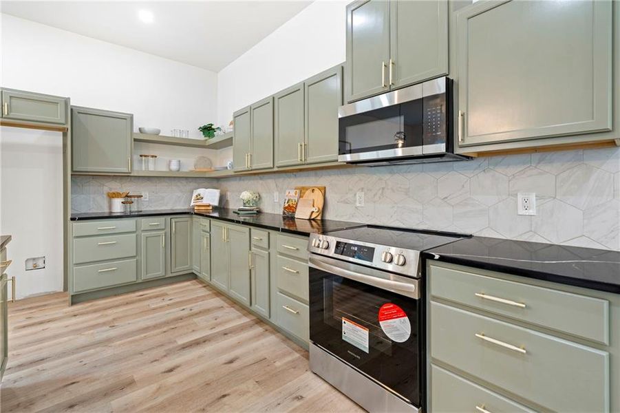 Furnished interior view inside a new home in , Atlanta (Image 6).