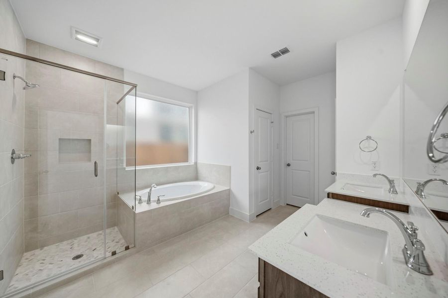 Furnished interior view inside a new home in Sienna 45', 50', Missouri City (Image 3). Furnished interior view inside a new home in Sienna 45', 50', Missouri City (Image 3).