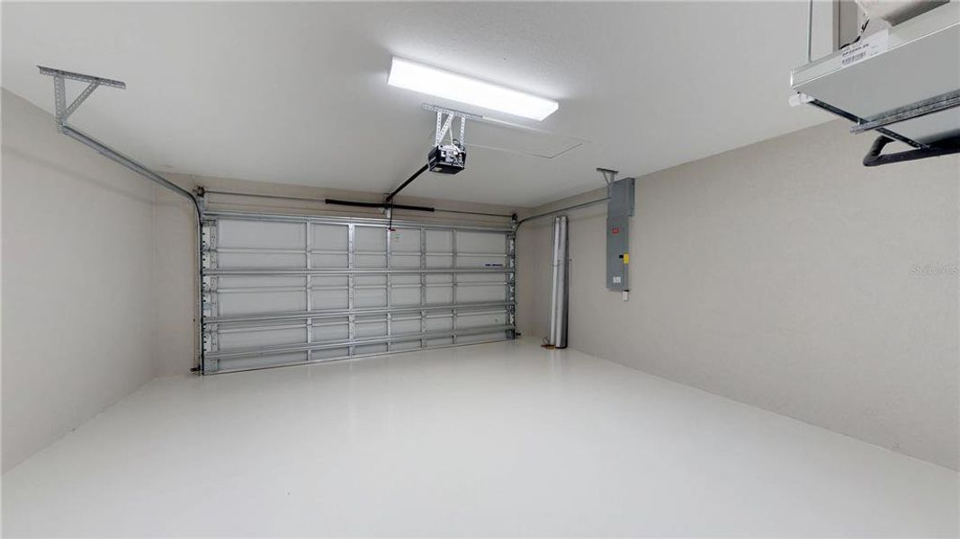 Spacious, unfurnished interior of a new home in , North Port (Image 21).