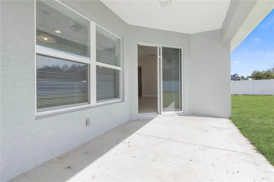 Exterior details and patio area of a home in , Palm Coast (Image 4).