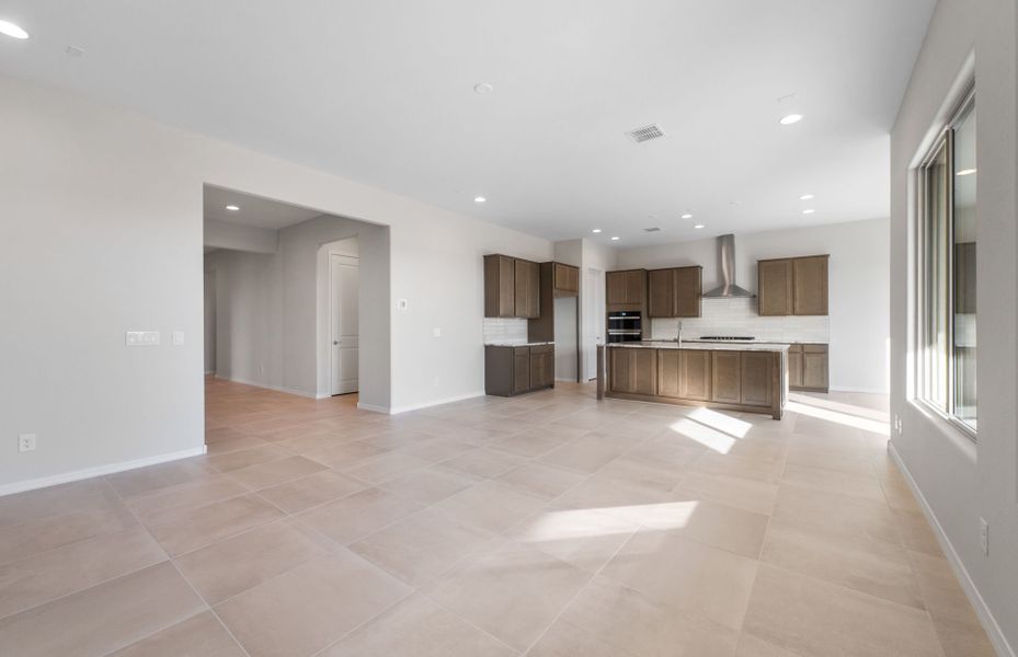 Spacious, unfurnished interior of a new home in Soleo, San Tan Valley (Image 22).
