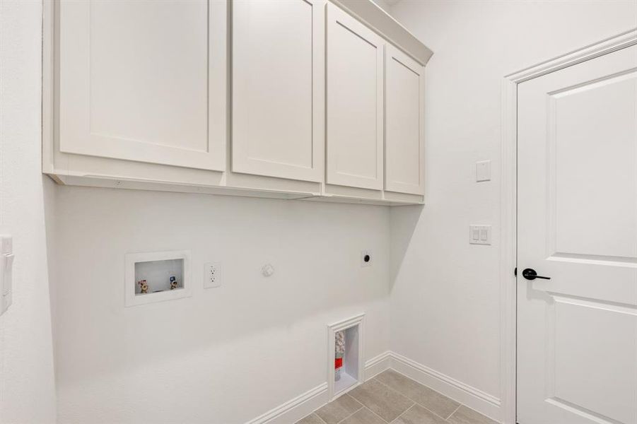 Spacious, unfurnished interior of a new home in Meadow Vista 50-55, Anna (Image 20). Spacious, unfurnished interior of a new home in Meadow Vista 50-55, Anna (Image 20).