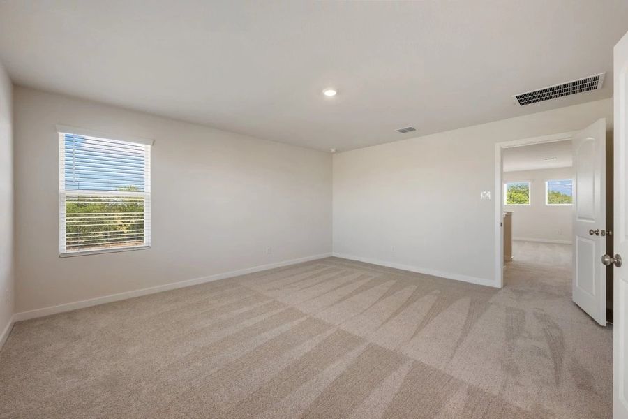 Spacious, unfurnished interior of a new home in Patterson Ranch, Georgetown (Image 24).
