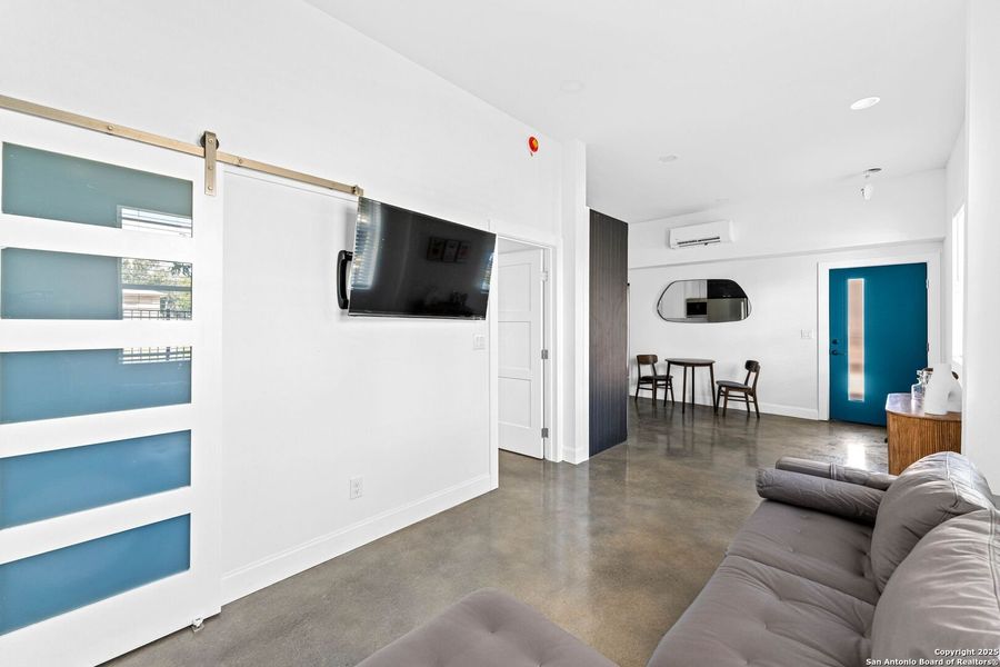 Image 16 of a home in .