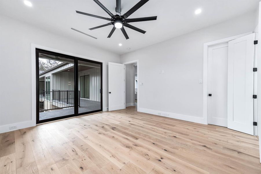 Spacious, unfurnished interior of a new home in , Houston (Image 41).