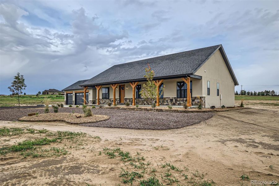 Oversized Front Porch to sit and enjoy the views!