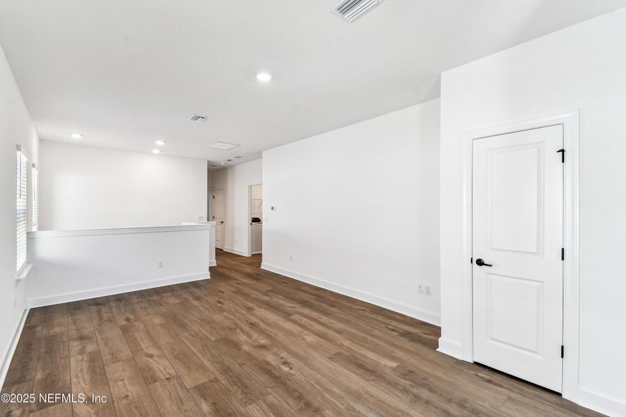 Spacious, unfurnished interior of a new home in Granville at eTown 34', Jacksonville (Image 16).