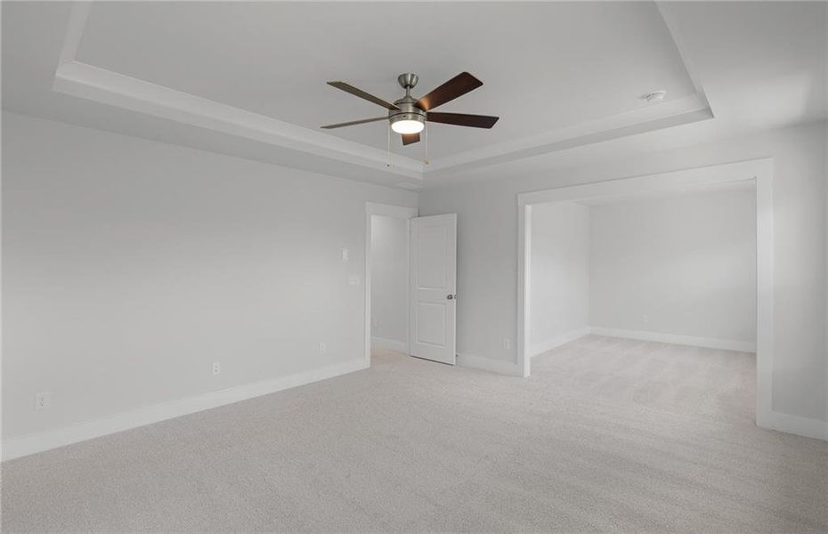 Spacious, unfurnished interior of a new home in Creekside at Skelton, Jefferson (Image 21).