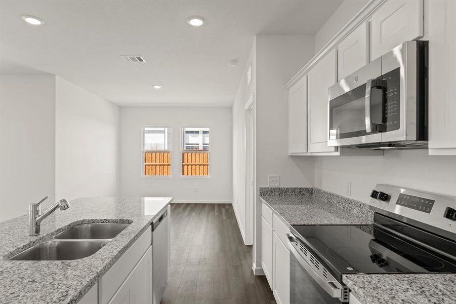 14. 1262 Herring - Kitchen (3)