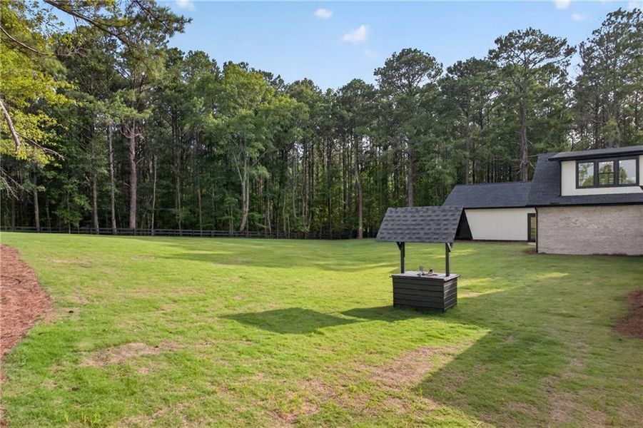 Exterior details and patio area of a home in , Monroe (Image 39).
