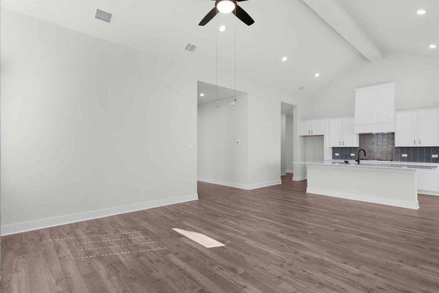 Spacious, unfurnished interior of a new home in Lariat, Liberty Hill (Image 34).