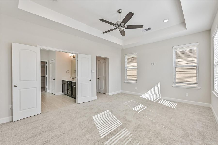 Spacious, unfurnished interior of a new home in Pearland Old Townsite, Pearland (Image 26).