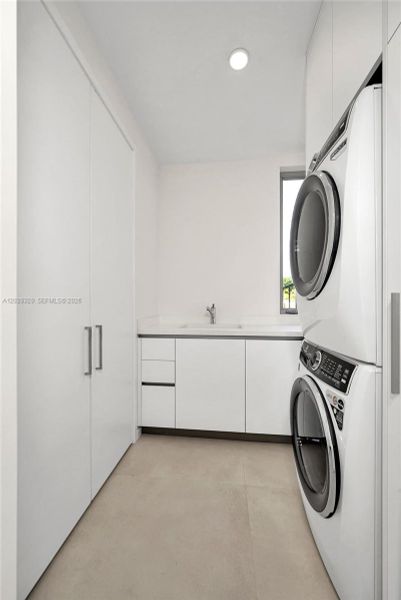 Furnished interior view inside a new home in , Miami (Image 16).