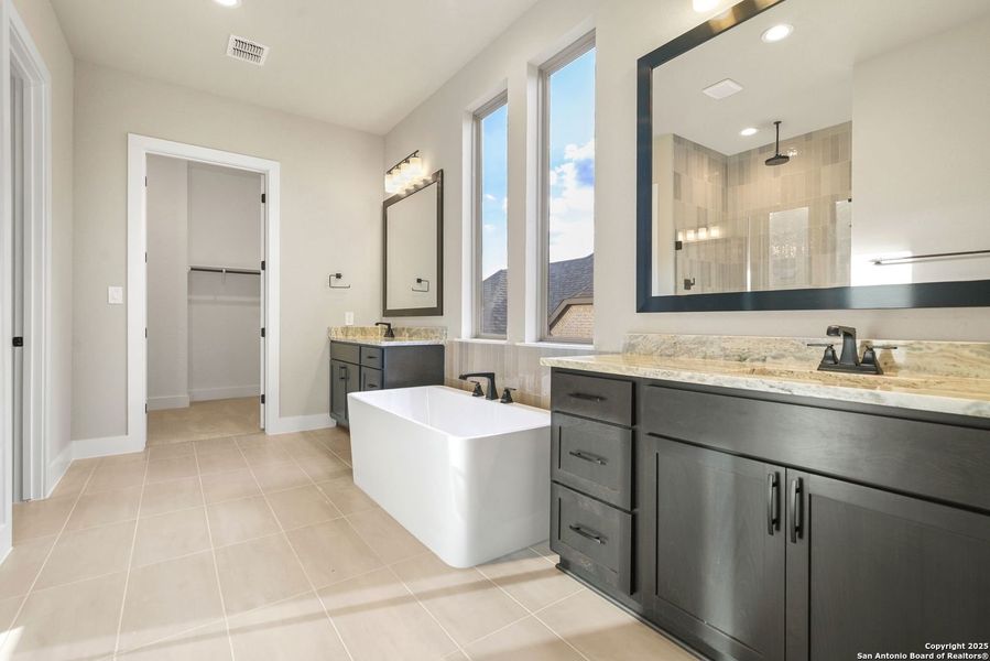 Furnished interior view inside a new home in Esperanza - 70', Boerne (Image 15). Furnished interior view inside a new home in Esperanza - 70', Boerne (Image 15).