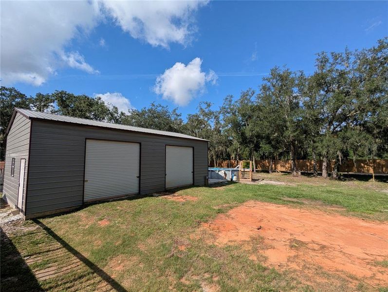 Exterior details and patio area of a home in , Lake Wales (Image 18).