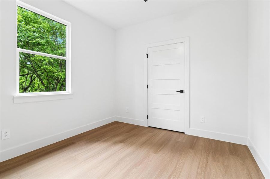 Spacious, unfurnished interior of a new home in , Glenn Heights (Image 33).