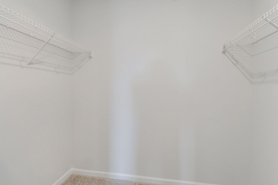 Spacious, unfurnished interior of a new home in Astoria, Columbia (Image 24).