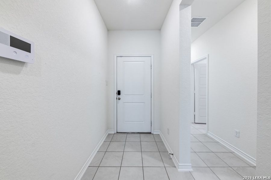 Spacious, unfurnished interior of a new home in Briarwood Oaks, San Antonio (Image 30).