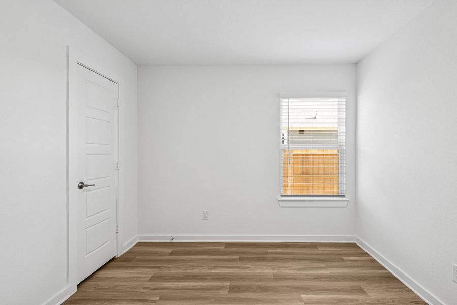 Spacious, unfurnished interior of a new home in Ambrose, La Marque (Image 18).