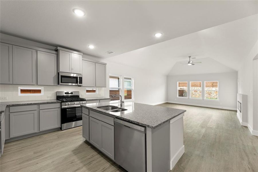 09. 1817 Jasmin June - Kitchen (4)