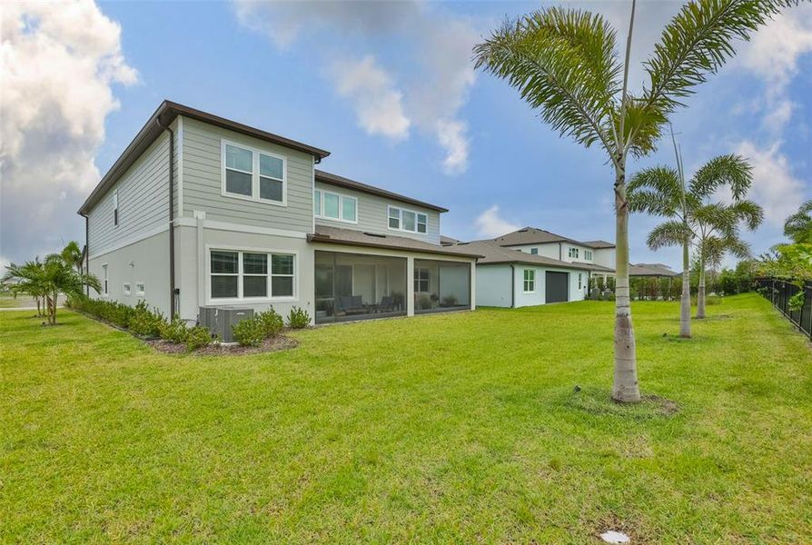 Exterior details and patio area of a home in , Apollo Beach (Image 31).