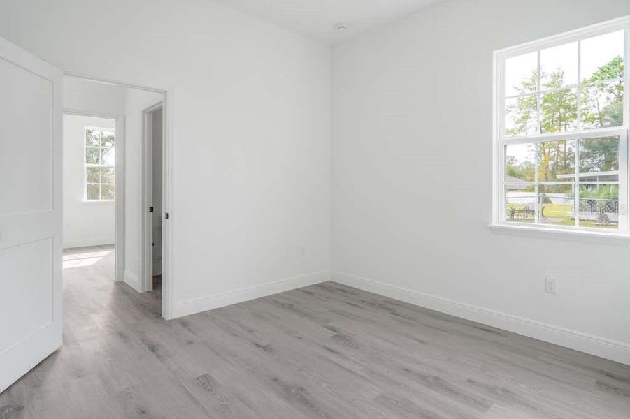 Spacious, unfurnished interior of a new home in , Ocala (Image 16).