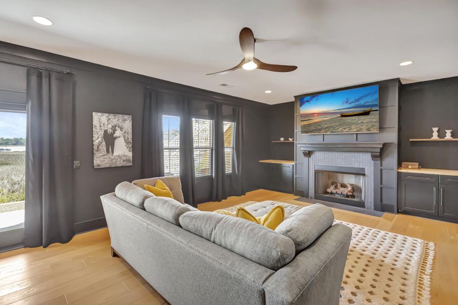 Furnished interior view inside a new home in , Wando (Image 42).