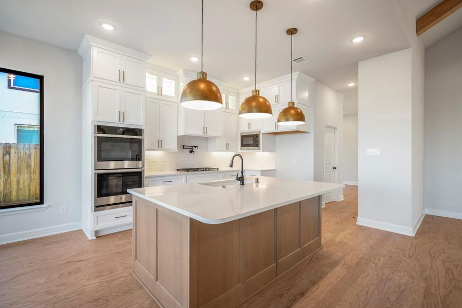 Furnished interior view inside a new home in Jordan Ranch 70' Lots, Fulshear (Image 14).