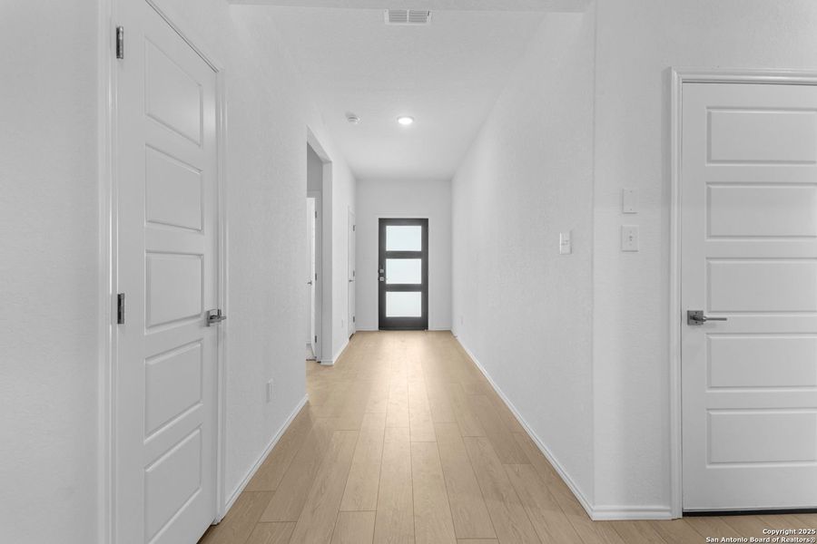 Spacious, unfurnished interior of a new home in Horizon Pointe, Converse (Image 93).