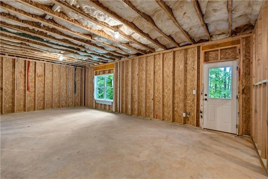 Spacious, unfurnished interior of a new home in Palmer Falls, Douglasville (Image 20).