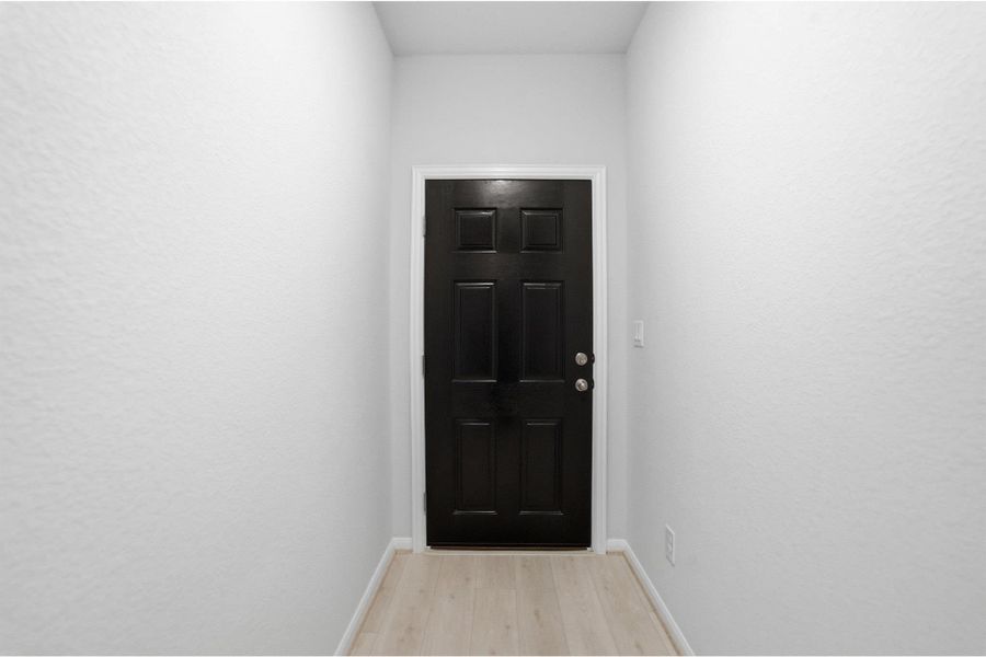Spacious, unfurnished interior of a new home in Hunters Glen, Jarrell (Image 18).