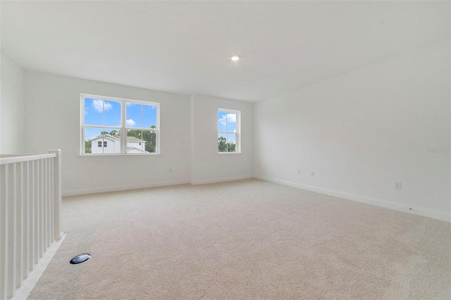 Spacious, unfurnished interior of a new home in Estates at Lake Jesup, Sanford (Image 16).