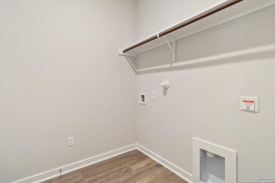 Spacious, unfurnished interior of a new home in Bonita Vista, Pleasanton (Image 23). Spacious, unfurnished interior of a new home in Bonita Vista, Pleasanton (Image 23).