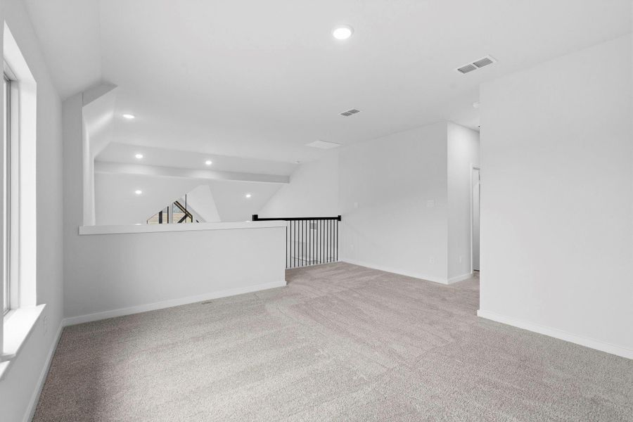 Spacious, unfurnished interior of a new home in Sienna 45', 50', Missouri City (Image 35).