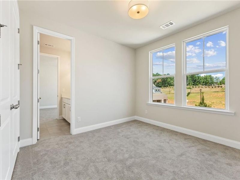 Spacious, unfurnished interior of a new home in Melody Lakeside Estates, Buford (Image 9).