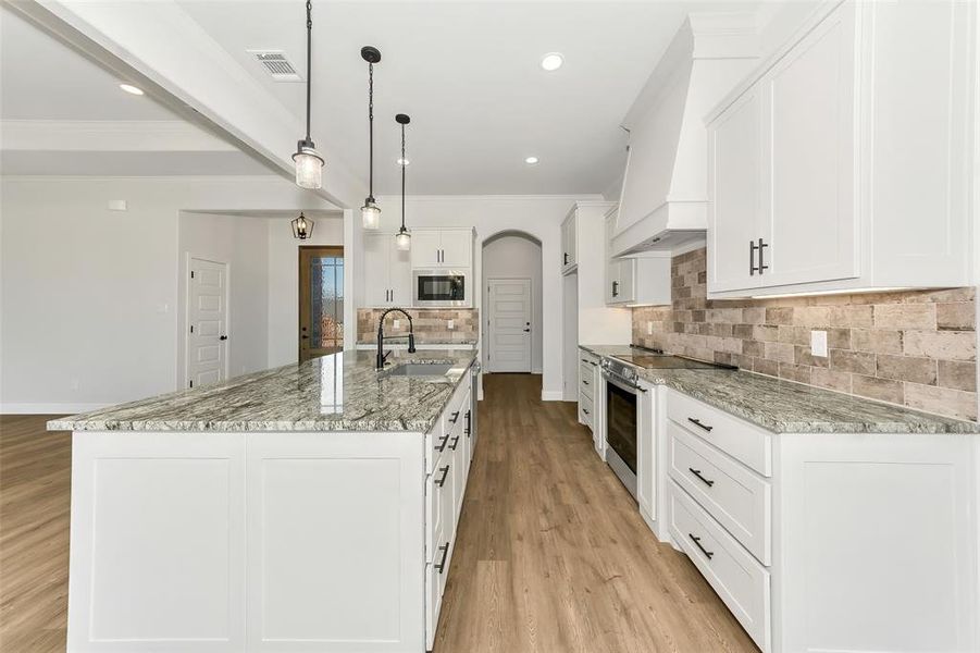 Furnished interior view inside a new home in , Mineral Wells (Image 7).