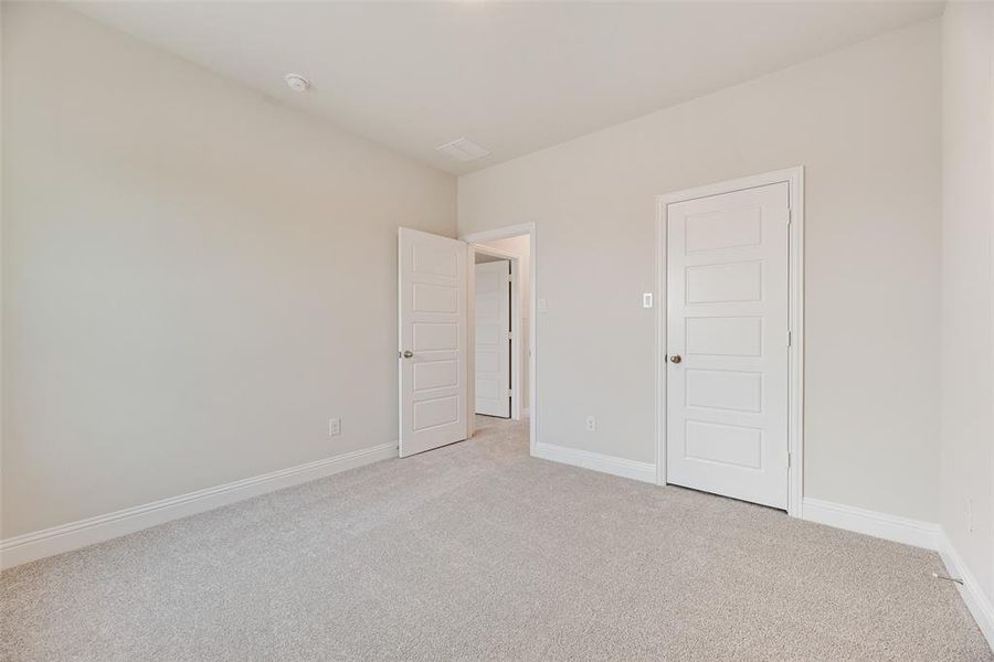 Spacious, unfurnished interior of a new home in Creekside of Crowley, Crowley (Image 17).