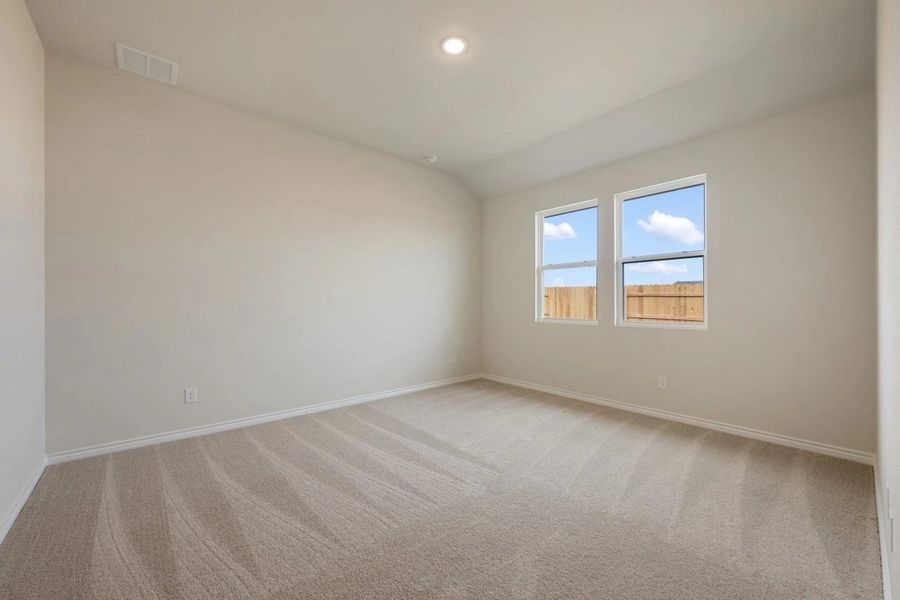 Spacious, unfurnished interior of a new home in Lariat, Liberty Hill (Image 32).