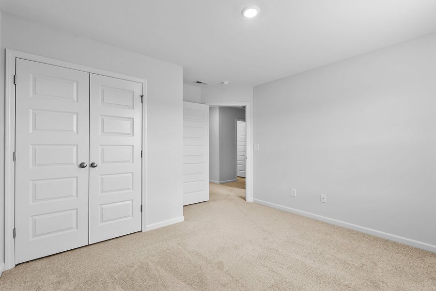 Spacious, unfurnished interior of a new home in Brooke Hill, Lewisville (Image 43).