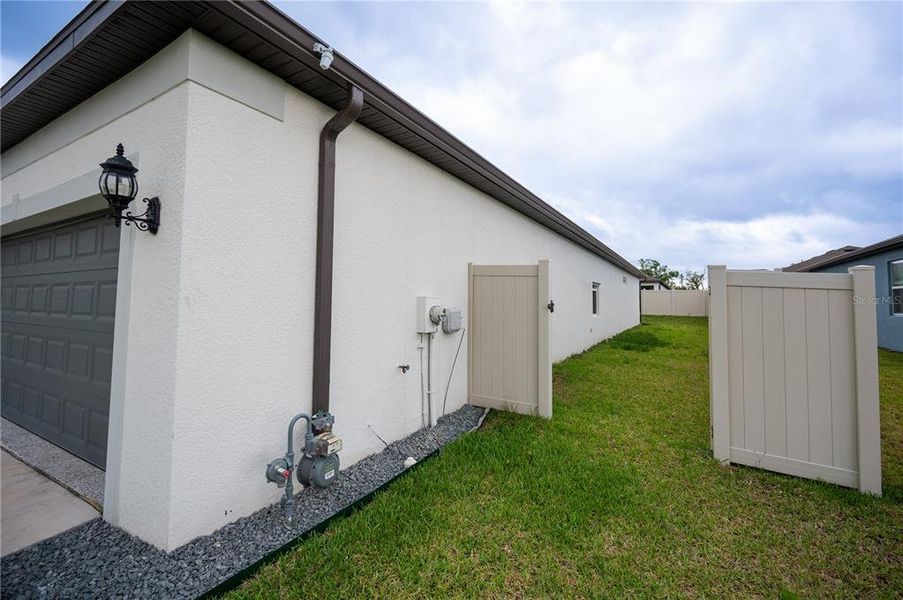 Exterior details and patio area of a home in Marwood, Ellenton (Image 28).