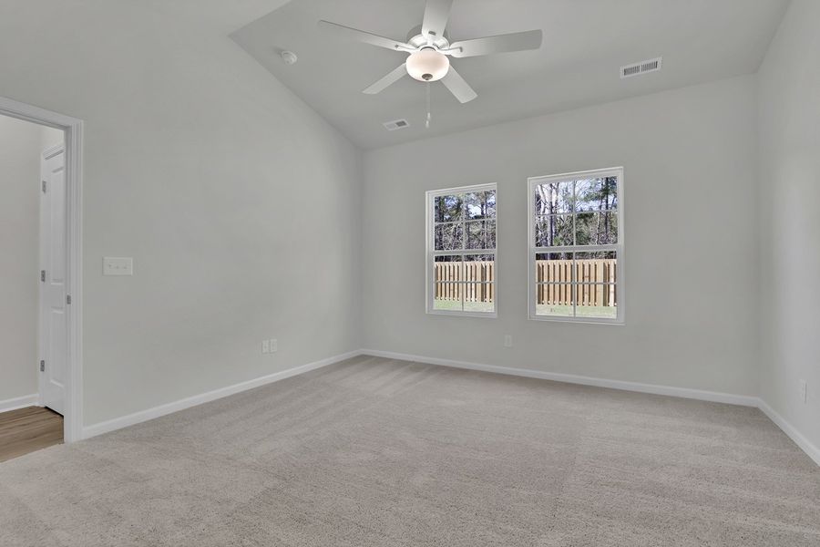Spacious, unfurnished interior of a new home in River Tide Farms, Bolivia (Image 19).