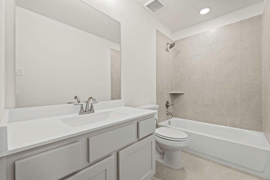 Furnished interior view inside a new home in Candela – 60', Richmond (Image 3).