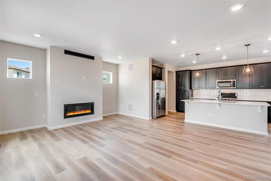 Spacious, unfurnished interior of a new home in Crescendo at The Aurora Highlands, Aurora (Image 26).