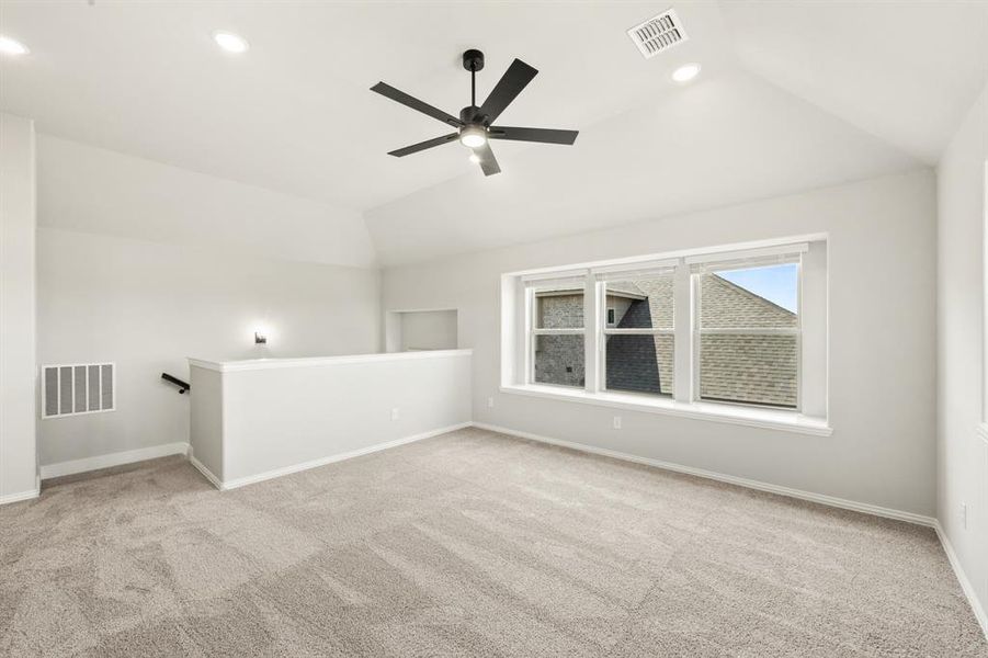 Spacious, unfurnished interior of a new home in The Retreat at North Grove 60, Waxahachie (Image 17).