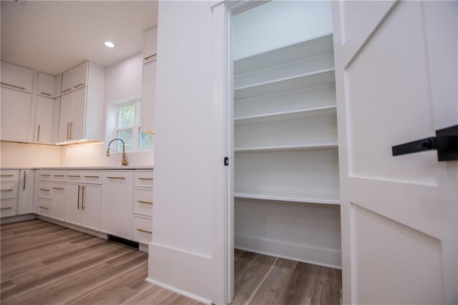 Image 98 of a home in .