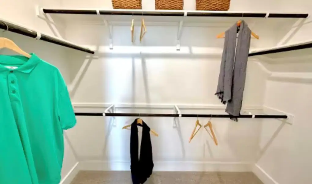 Image 16 of a home in Avery Centre.