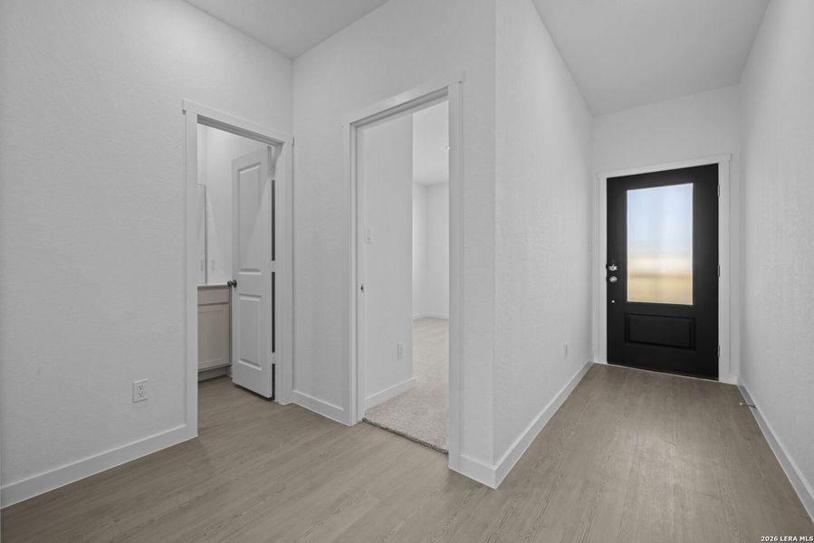 Spacious, unfurnished interior of a new home in Voss Farms, New Braunfels (Image 12).