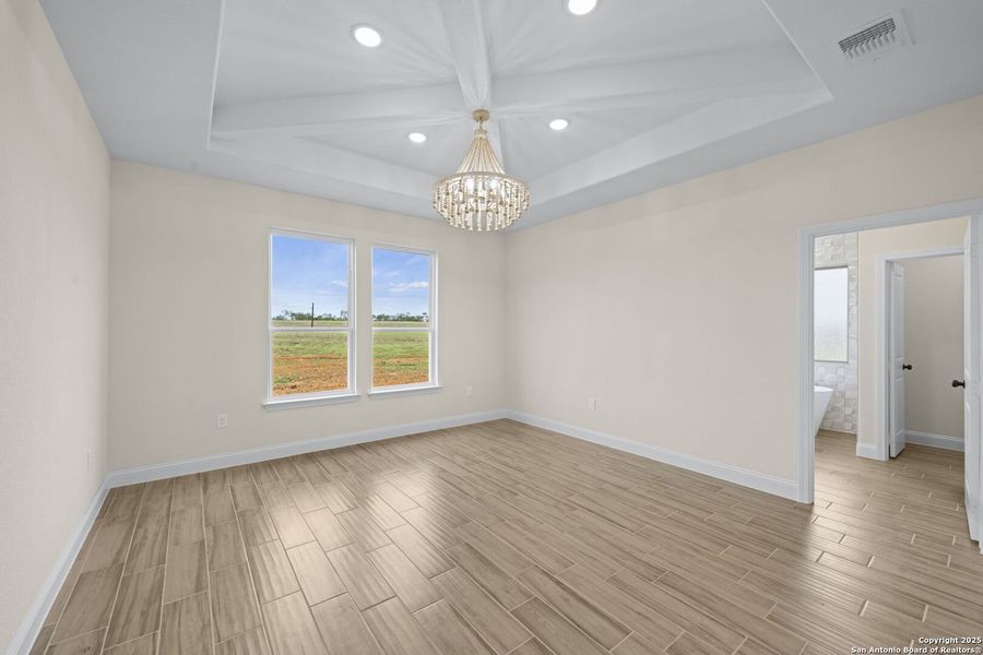 Spacious, unfurnished interior of a new home in , Floresville (Image 29).