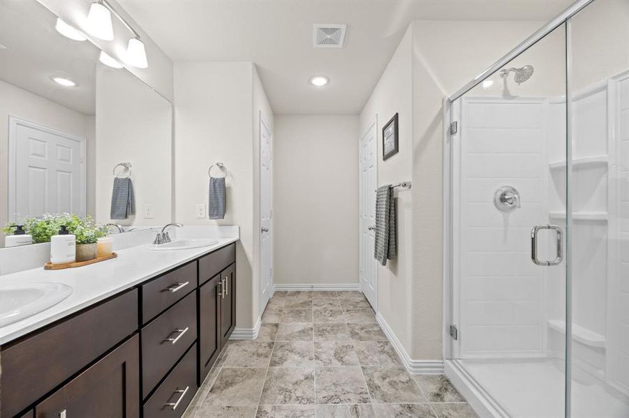 Furnished interior view inside a new home in Deberry Reserve, Royse City (Image 25). Furnished interior view inside a new home in Deberry Reserve, Royse City (Image 25).